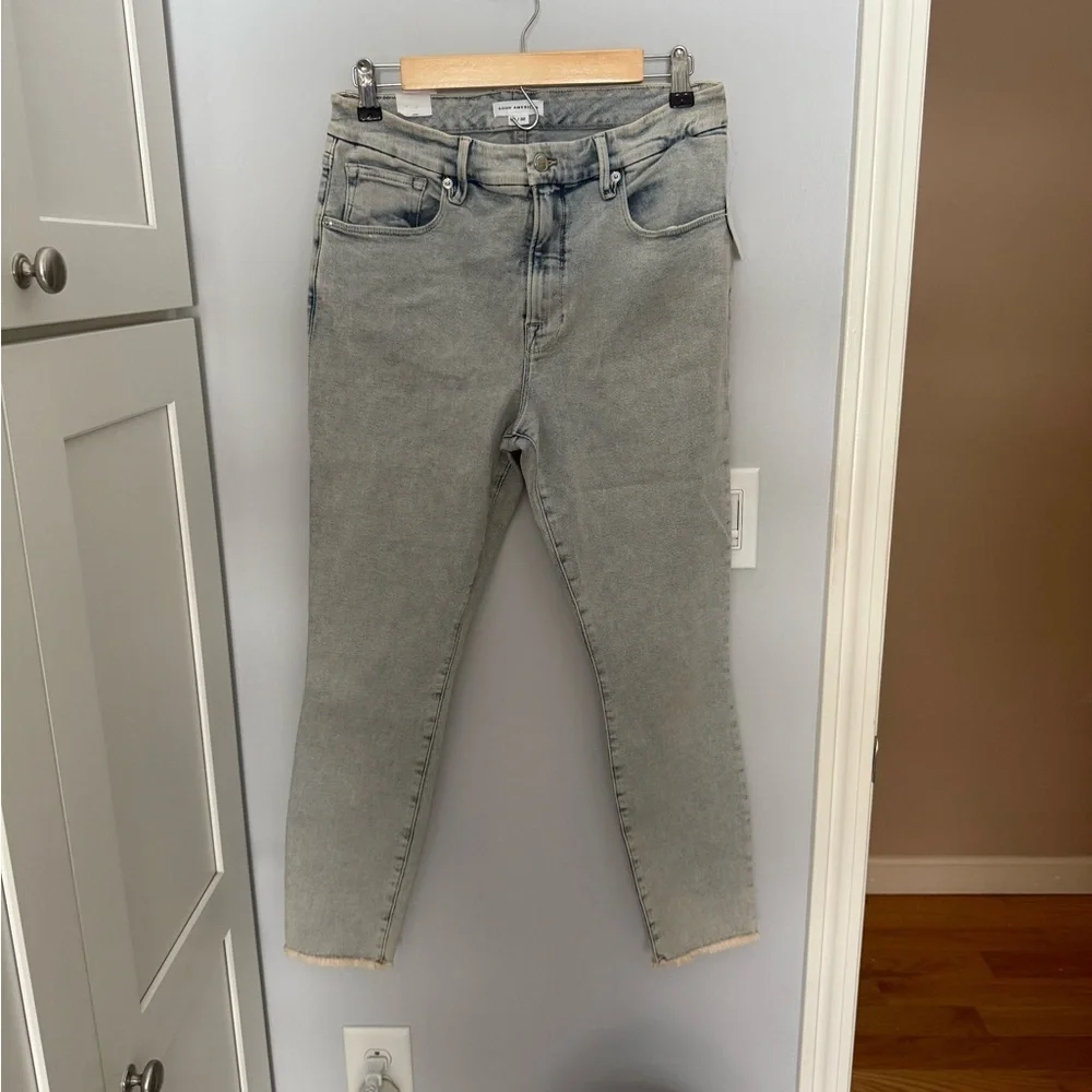 NWT Good American Good Legs Crop Jeans